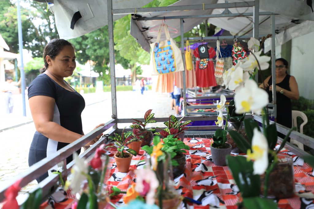 Ecofeira de Natal da Prefeitura de Belém é alternativa para quem procura produtos artesanais